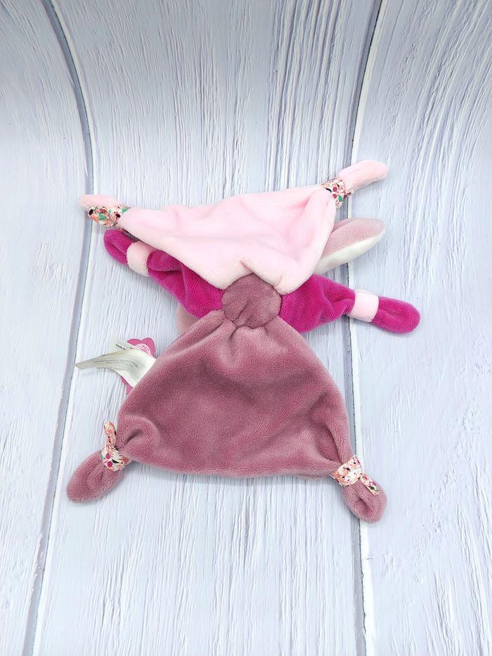 Doudou et Compagnie plat Cerise le lapin rose mauve DC2701 fleurs - photo numéro 2