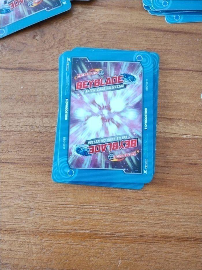 Lot 73 cartes Beyblade - photo numéro 3