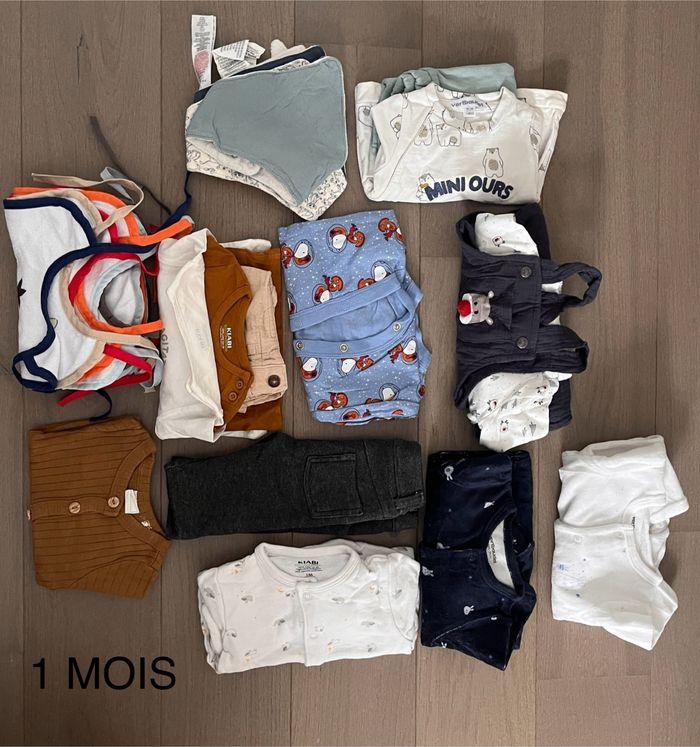 LOT VÊTEMENTS 1 MOIS