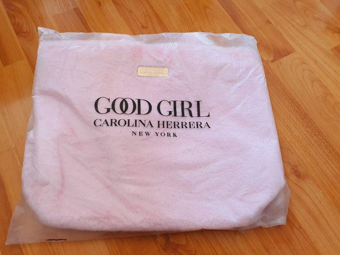 Sac à Main "CAROLINA HERRERA Good Girl" rose neuf sous blister. - photo numéro 3