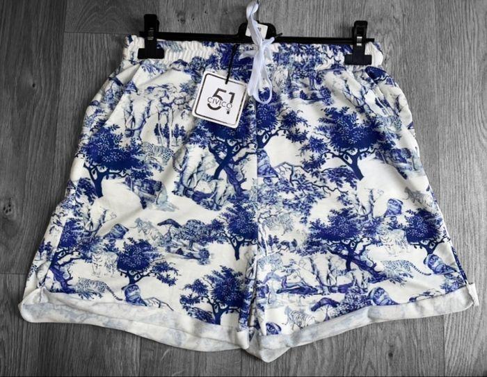 Ensemble short et t-shirt. Tissus toile de Jouy sauvage. - photo numéro 3