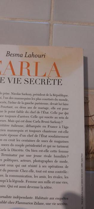 Livre carla - photo numéro 4