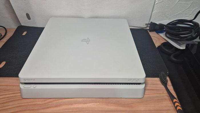 PS4 Slim Blanche - Firmware 9.00 - Reconditionnée - photo numéro 4