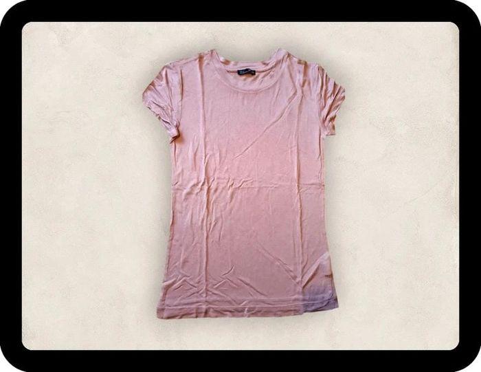 T-shirt Zara T36 col rond raz de cou - photo numéro 1