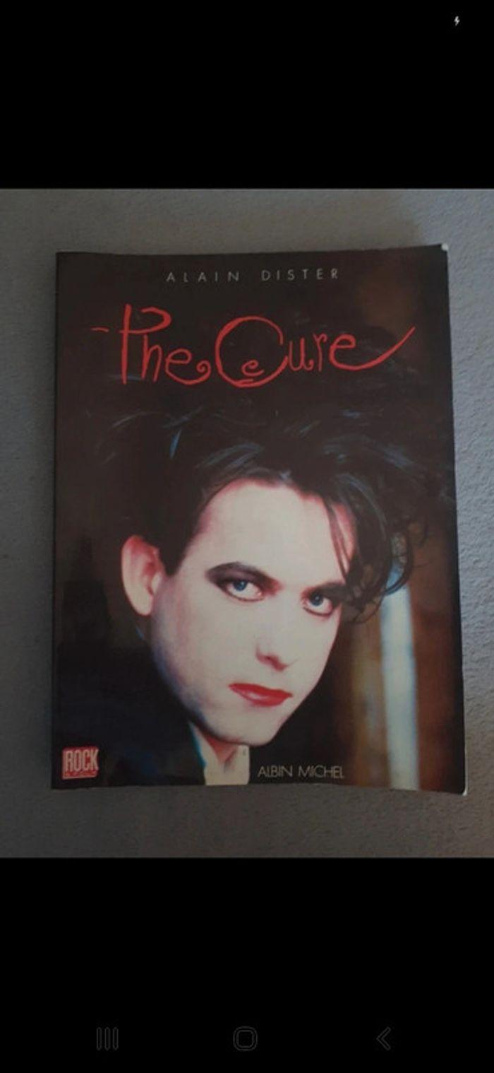 Livre The Cure " les orphelins du romantisme " - photo numéro 1