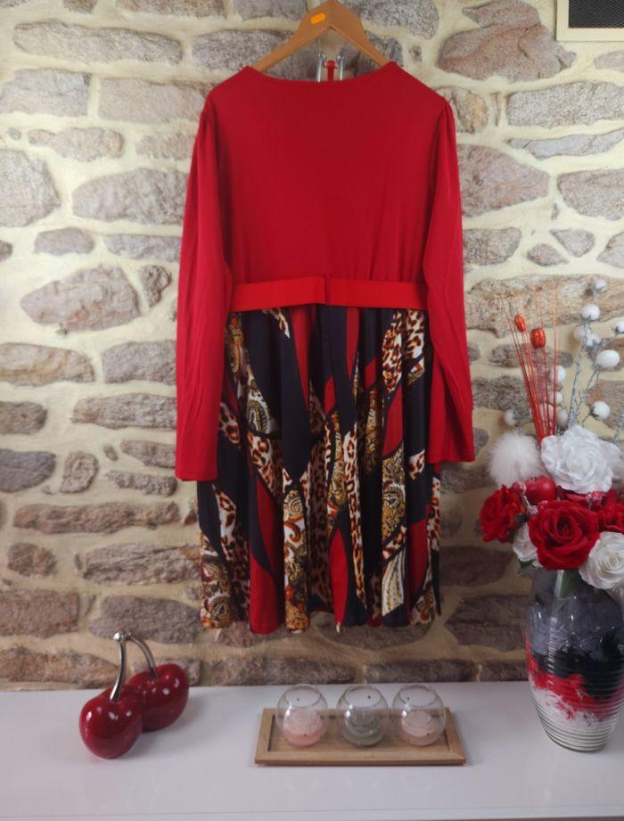 Robe manches longues rouge imprimé léopard multicolore Femme taille 54 marque Boohoo 🍬 - photo numéro 4