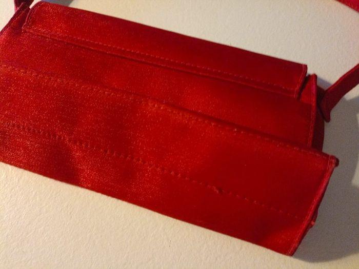 Pochette rouge satinée pour soirée, noël, jour de l'an, mariage, anniversaire, saint Valentin - photo numéro 11