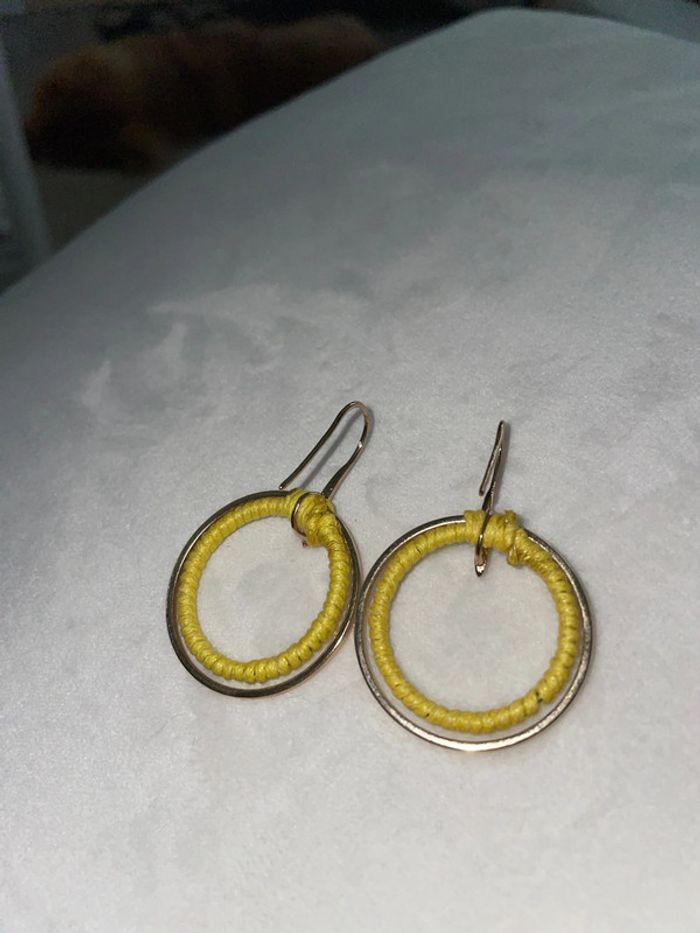 Boucles d’oreilles couleur jaune/doré - photo numéro 4