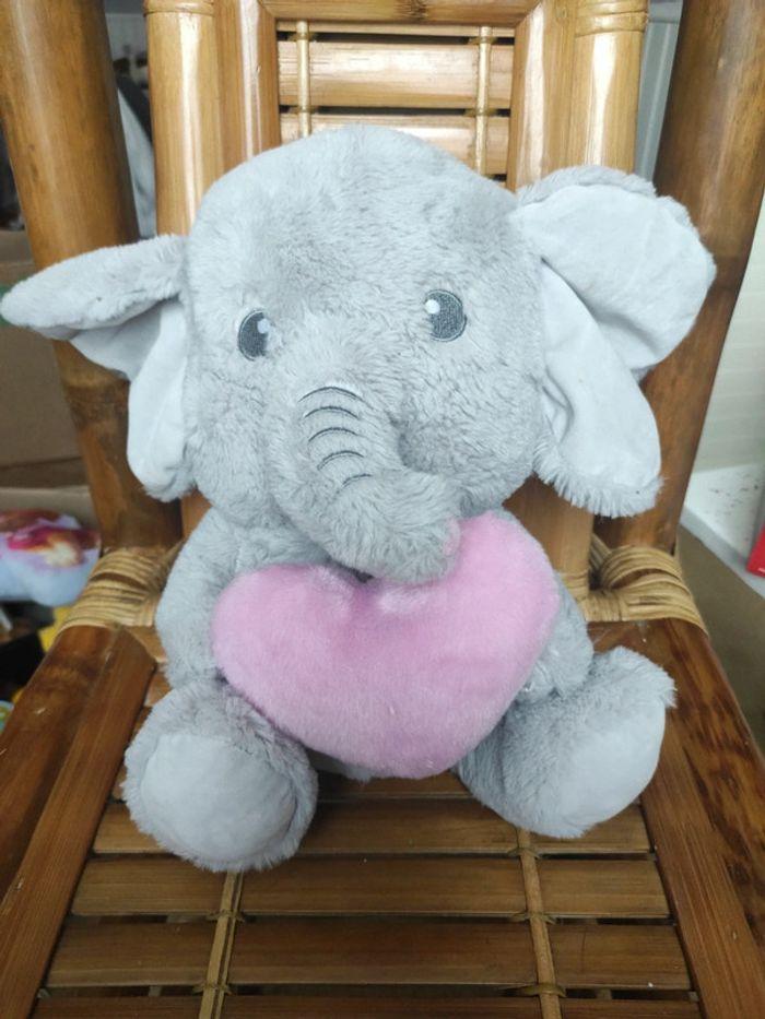 Très belle peluche éléphant - photo numéro 1