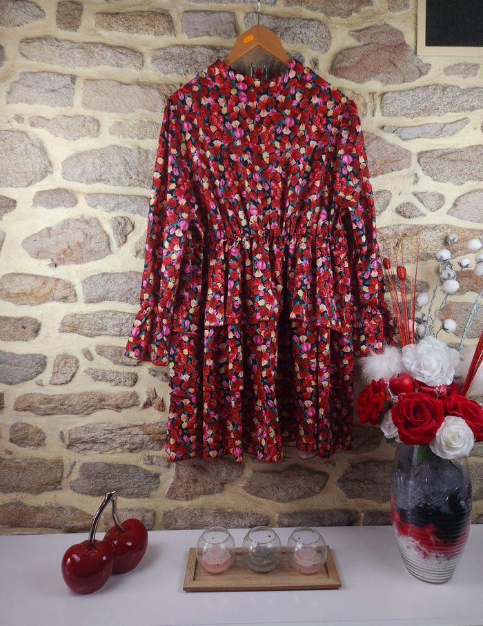 Robe manches bouffantes à volants multicolore Femme taille 52 marque Boohoo 🍓 - photo numéro 3