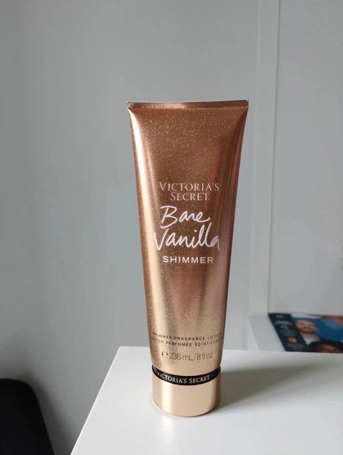 Victoria's Secret Bare Vanilla shimmer lotion - photo numéro 1