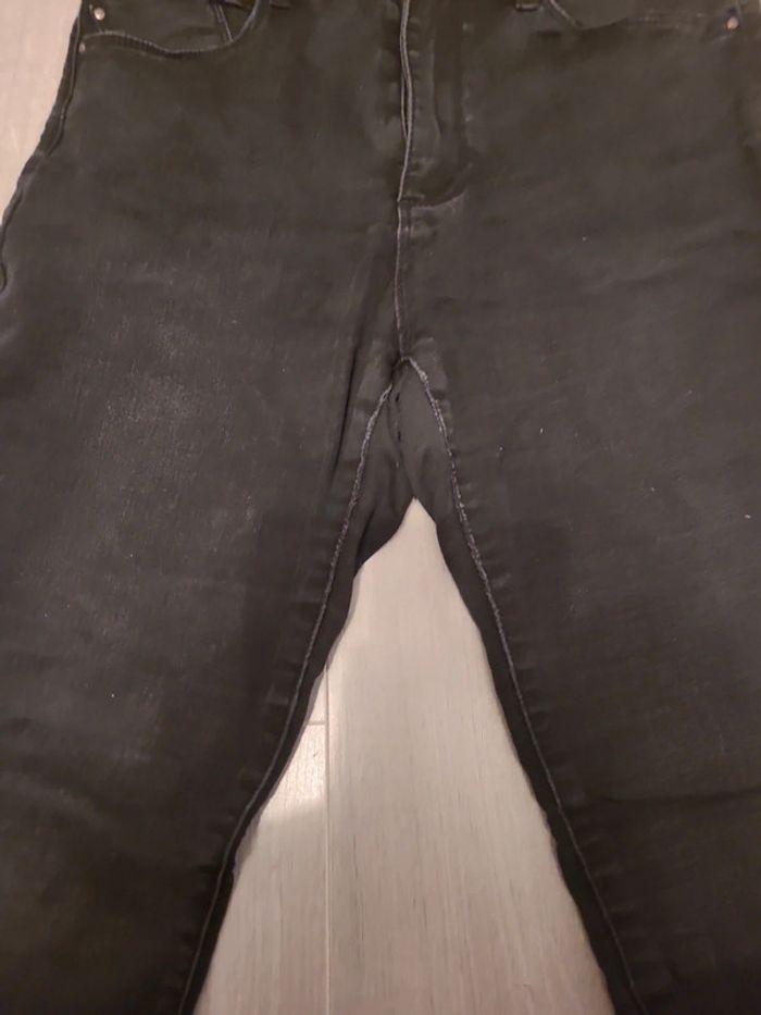 Pantalon jean slim noir 3% élasthanne taille 40 TBE cache cache - photo numéro 2