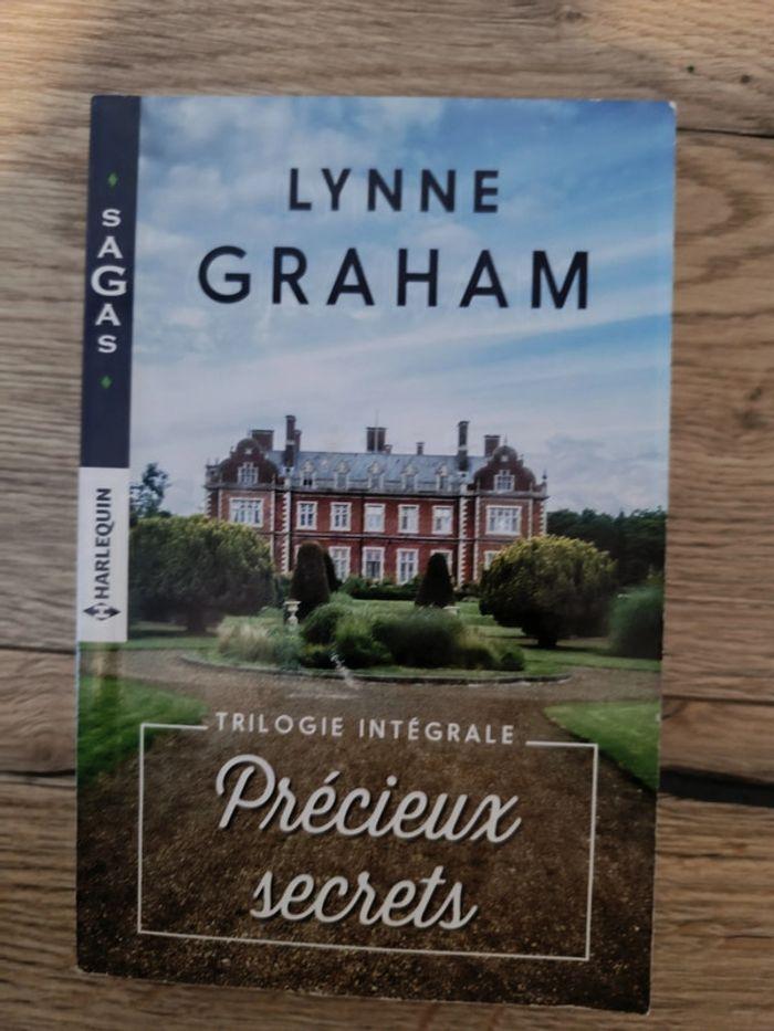 Précieux secrets de Lynne Graham - photo numéro 1