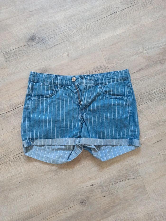 Short à rayures