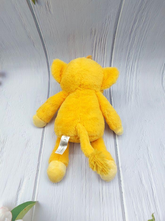 Peluche doudou roi lion Simba DISNEY NICOTOY Simba toys 28 cm jaune orangé - photo numéro 2