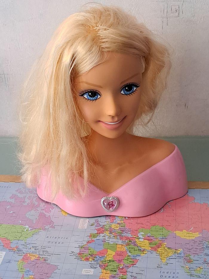 Tête de coiffure Barbie - photo numéro 1