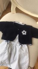 Robe bébé à pois et gilet assorti