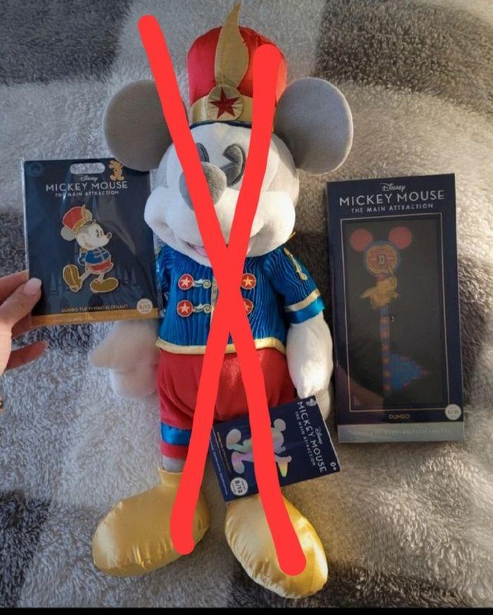 Lot clé + pin's Mickey Mouse The Main Attraction Disney