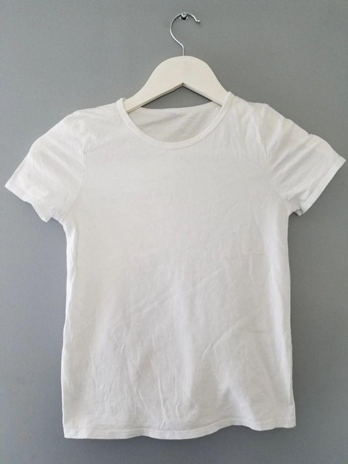 T-shirt taille 8 ans bon état - photo numéro 1