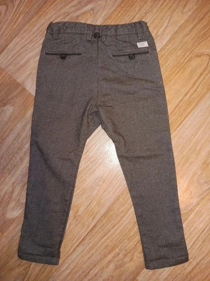 Lot de 2 pantalons de zara boys 5 ans - photo numéro 2