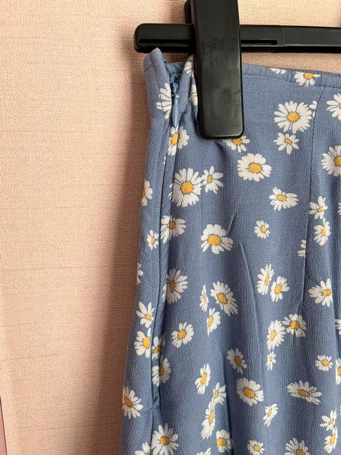 Jupe bleue à fleurs taille M/38 - photo numéro 3