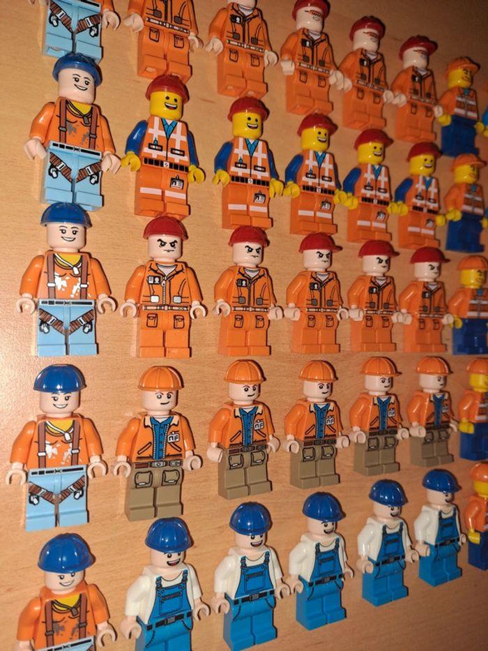 Lot de figurines Lego ouvriers - photo numéro 2