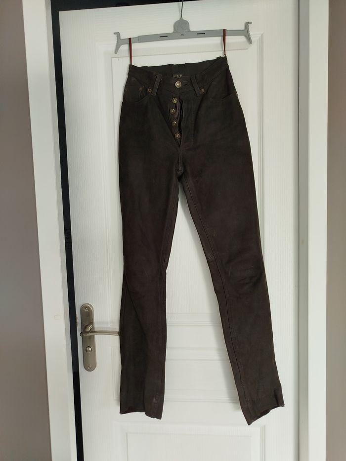 Pantalon en cuir - photo numéro 1