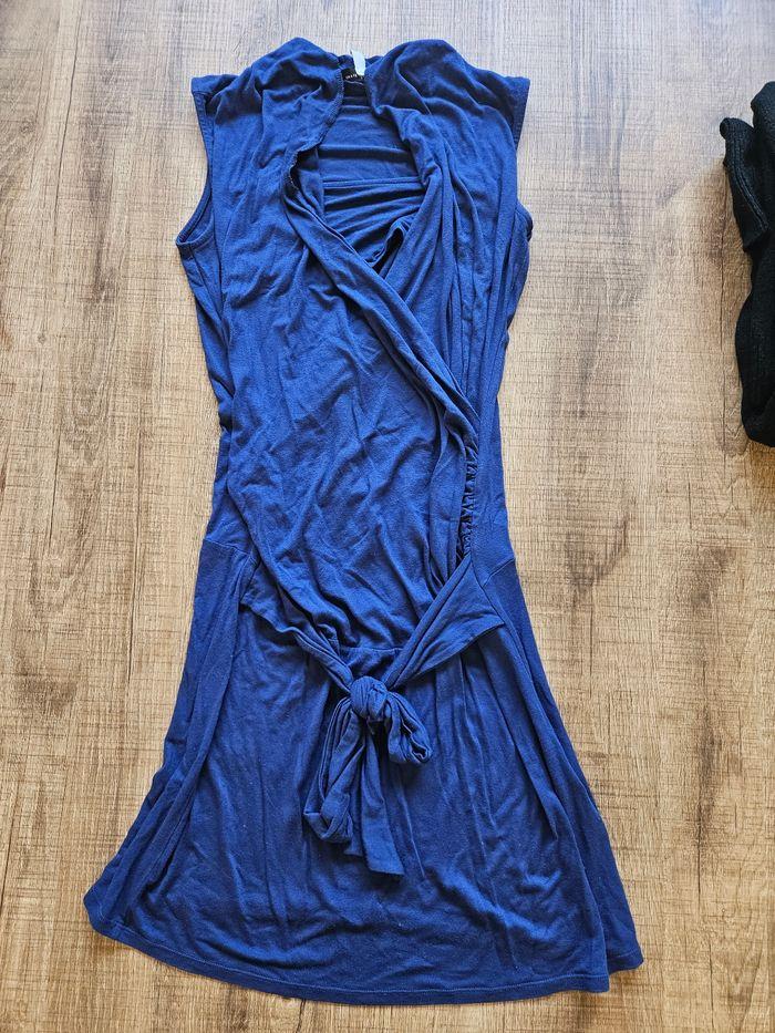 Robe bleue.