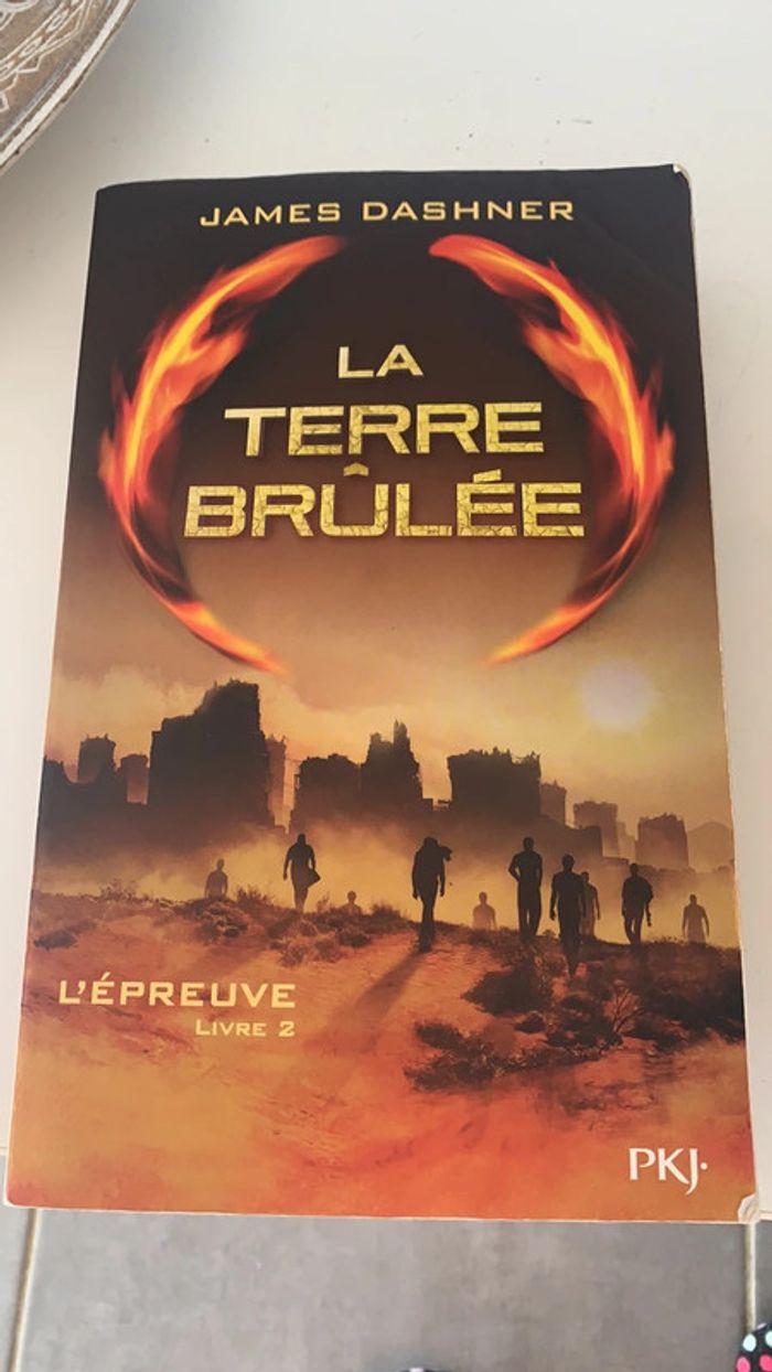 La terre brûlée - photo numéro 1