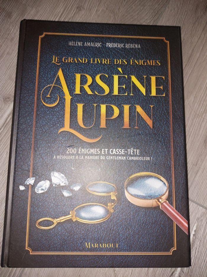 Livre Arsène lupin énigmes et casse tête