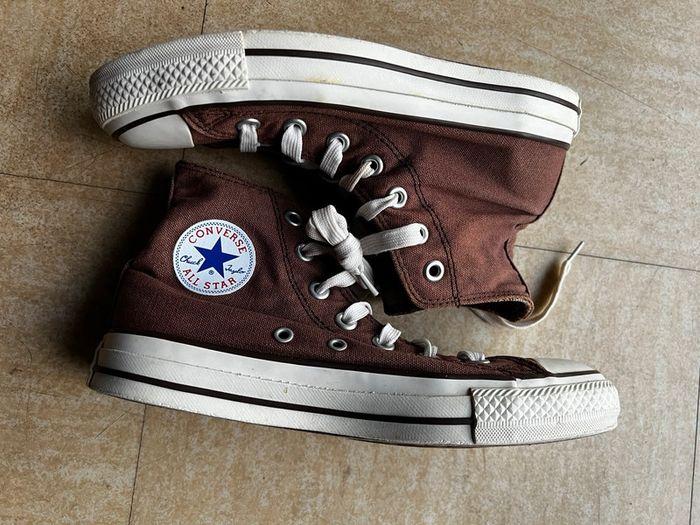 Converse montante 36,5 chocolat très bon état - photo numéro 4