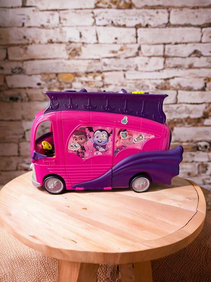 Disney 2018 - Vampirina Flair Rock N' Jam Touring Van, 29 cm x 17.8 cm x 13 cm - photo numéro 2