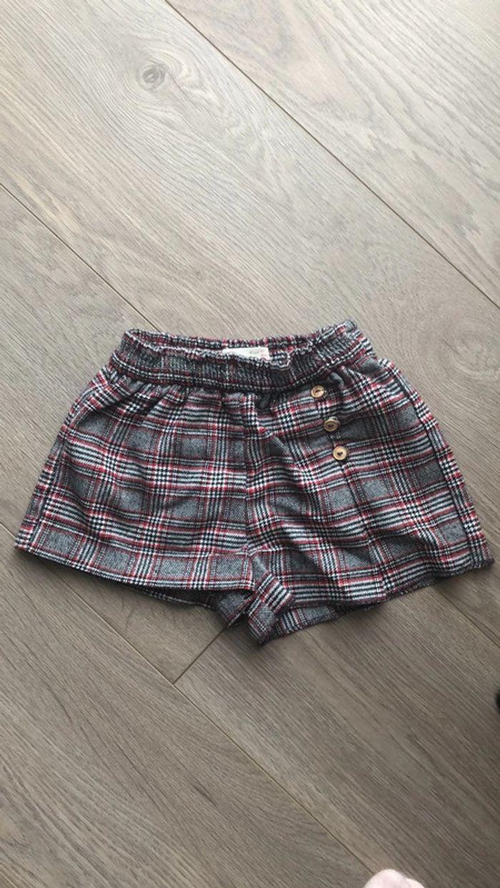 Short  Zara - photo numéro 1