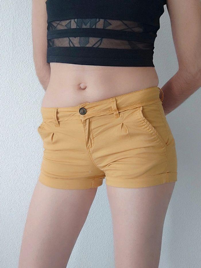 Mini short jaune moutarde / Jennyfer - 34/XS - photo numéro 3