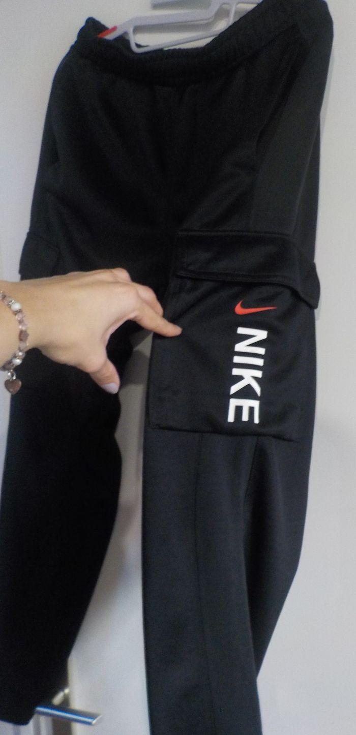 PANTALON JOGGING NIKE NOIR TAILLE S - photo numéro 2