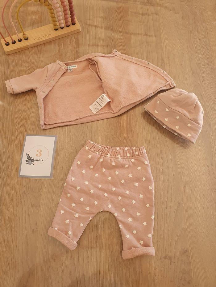 Ensemble naissance rose vertbaudet 3 mois étoile pantalon gilet et bonnet
#lilice223_troismois - photo numéro 6