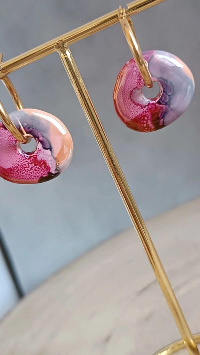 Superbe paire de boucles d'oreilles en acier inoxydable et céramique grecque - photo numéro 3