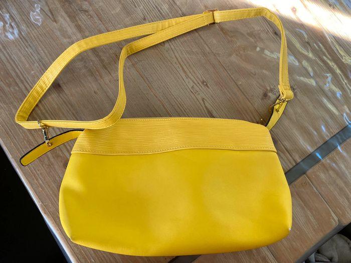 Sac à main jaune, citron - photo numéro 1