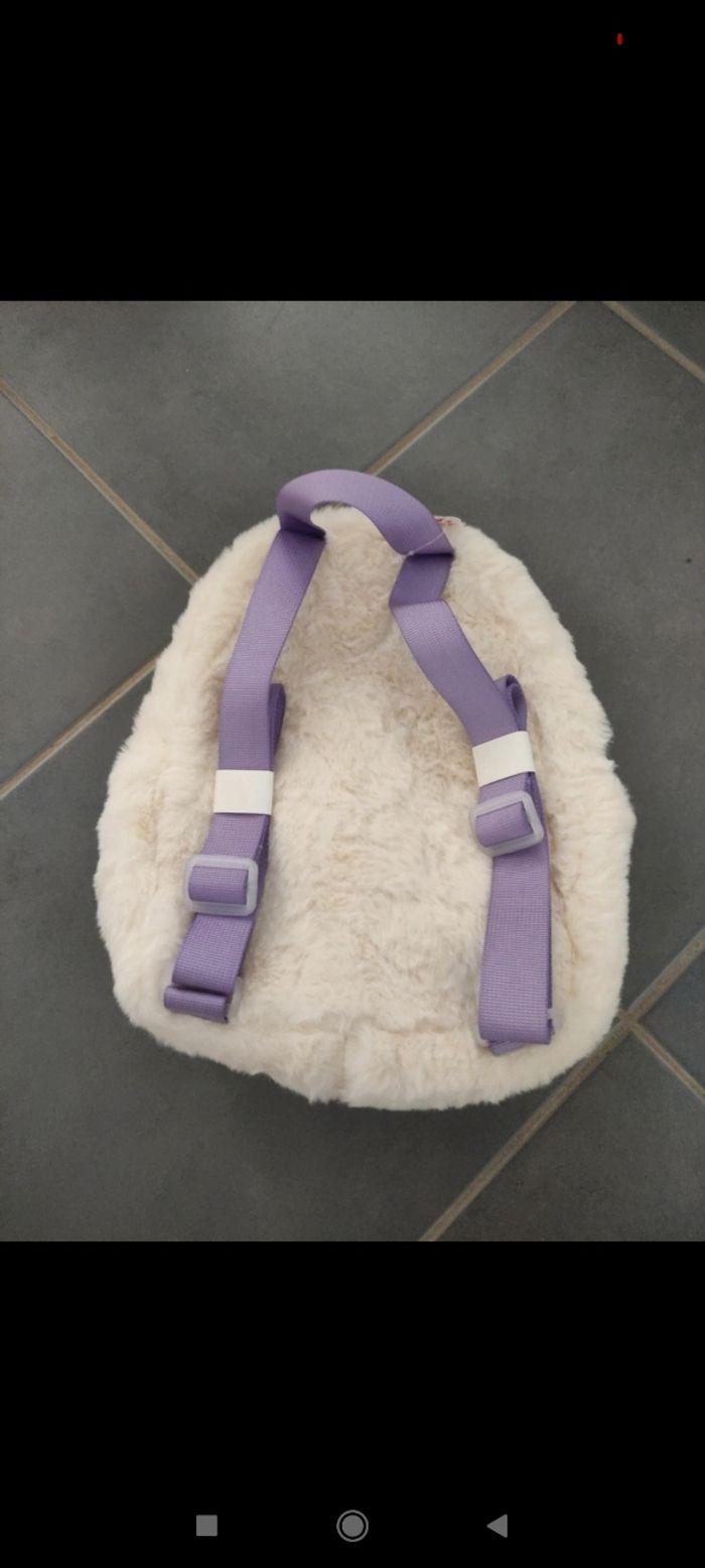 Très beau sac blanc ourson a fourrure idéal pour la maternelle claire's neuf avec étiquette - photo numéro 2