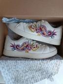 Sneakers blanche brodées - Desigual - pointure 40 - neuves