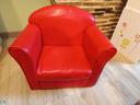 Très beau fauteuil rouge pour enfant simili cuir