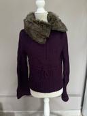 Pull violet et fausse fourrure