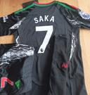 Superbe tenue Saka Arsenal taille 10 ans modèle noir 2025 extérieur