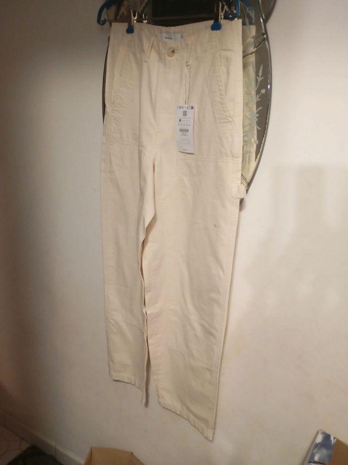 Pantalon Bershka neuf t 34 - photo numéro 1