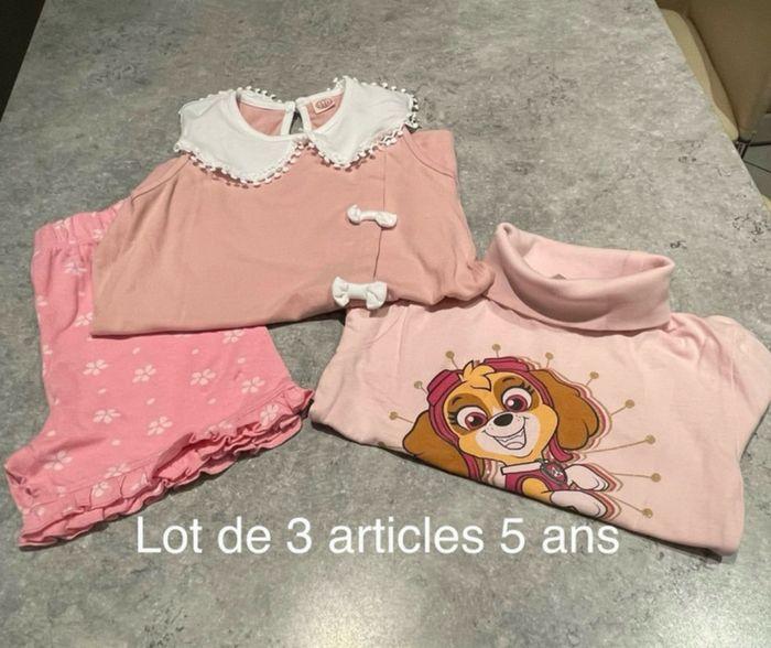 Lot de 3 articles rose en taille 5 ans - photo numéro 1