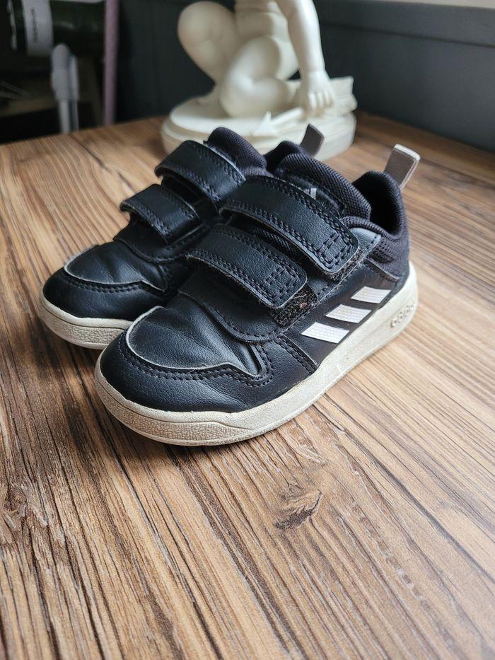 Basket adidas taille 23 - photo numéro 2