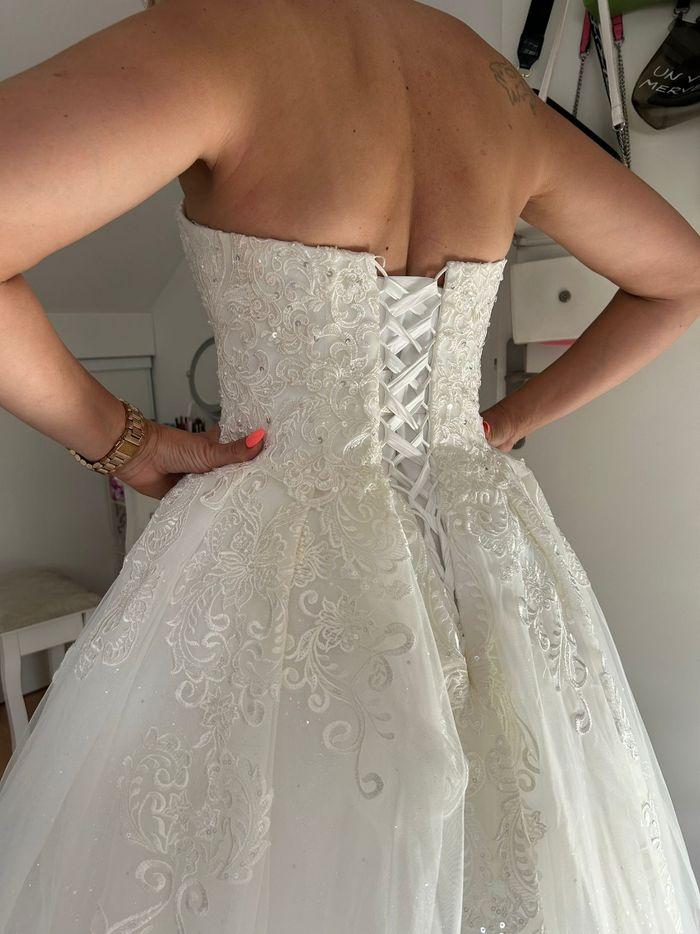 Robe de mariée ( neuf avec étiquette) - photo numéro 5