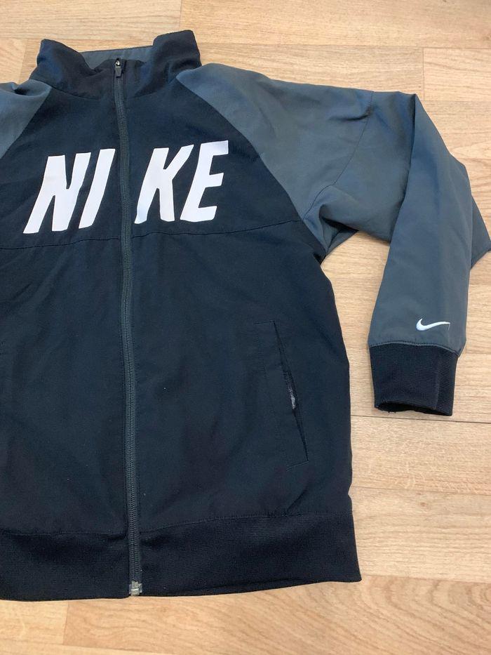 Veste Nike 12 -14 ans - photo numéro 4