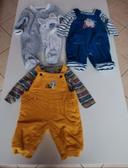 Lot  de vêtements de bébé 1 mois