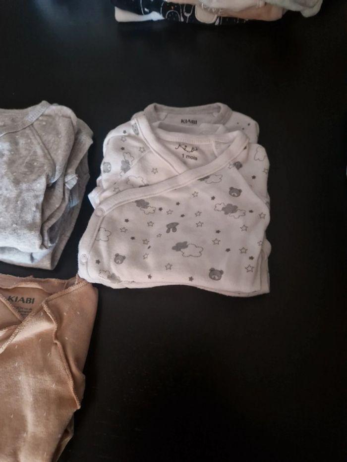 Vend lot de 10 body taille 1 mois manche longue - photo numéro 3